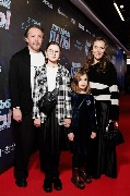Антон Мегердичев и Елена Панова с детьми