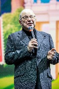 Евгений Петросян
