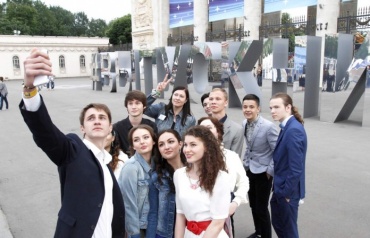 На выпускном в Парке Горького школьники смогут сняться в роли героев популярных фильмов На выпускном в Парке Горького школьники смогут сняться в роли героев популярных фильмов