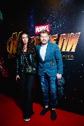 Mstiteli_Voyna beskonechnosti_Moscow premiere_Oleg Roy so sputnicey_2_новый размер