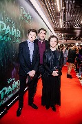 Raya i posledniy drakon_Moscow premiere_generalniy direktor Disney Rossiya Kakhaber Abashidze s semiyey_1