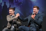 Mstiteli 4_Shanghai Press conference_photo_Jeremy Renner, Chris Hemsworth_1_новый размер