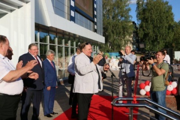 Депардье открыл культурный центр в Саранске Депардье открыл культурный центр в Саранске