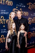 Анна Шевчук и Юра Борисов с дочерьми