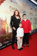 Эвелина Бледанс с сыном Семеном