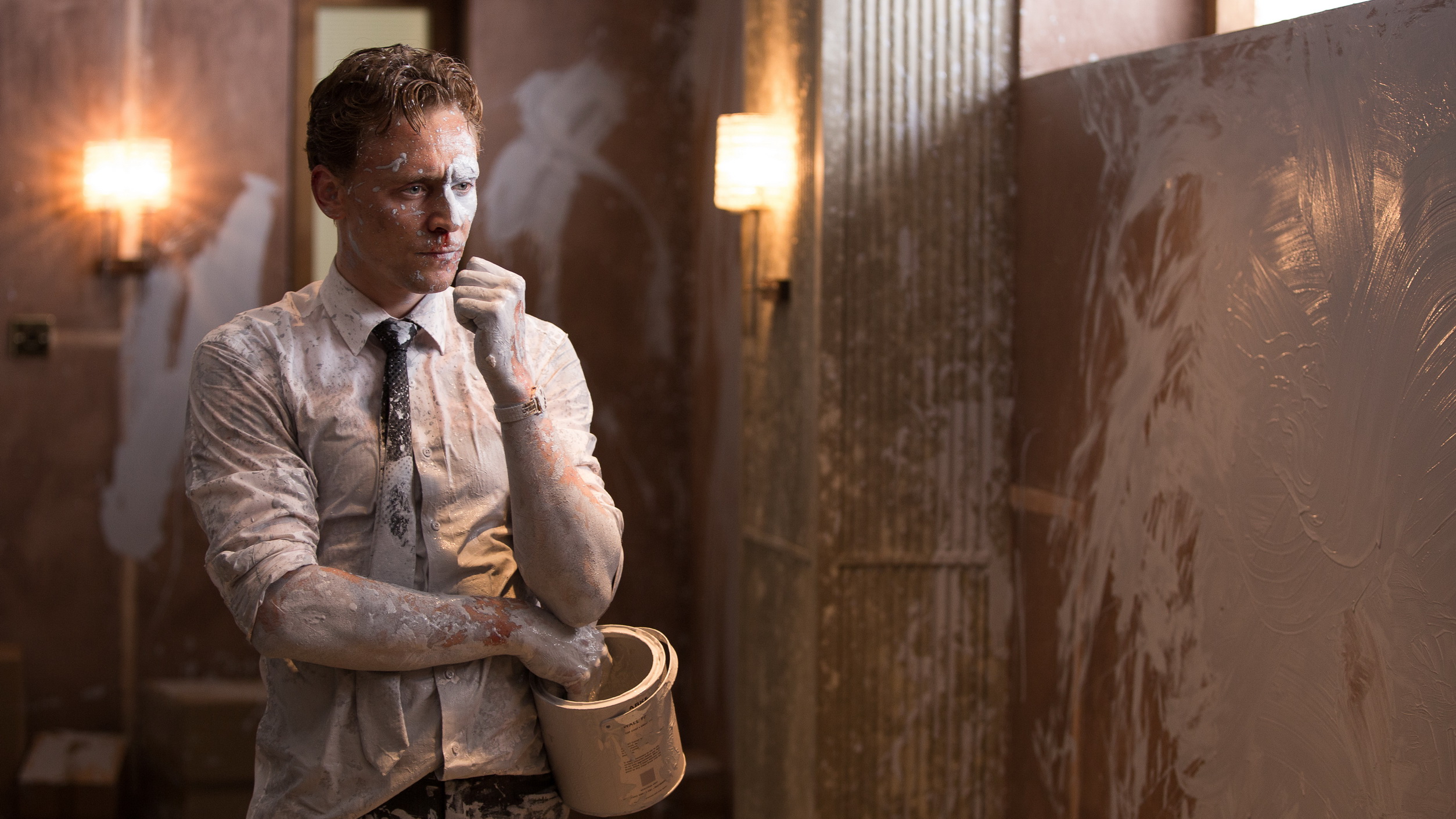 Tom Hiddleston высотка
