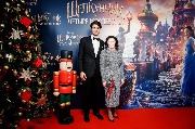 исполнитель оперной музыки Маттео Бочелли и Марина Жигалова-Озкан (Disney)