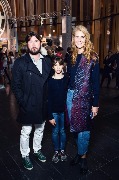 Alisa v Zazerkalye_Moscow Premiere_Stas i Darya Lisichenko s docheru_1_новый размер