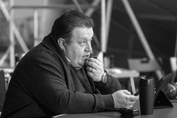 Продюсер «Доктора Лизы» и «Эпидемии» Александр Бондарев подписал эксклюзивный контракт со START Продюсер «Доктора Лизы» и «Эпидемии» Александр Бондарев подписал эксклюзивный контракт со START