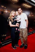 Aladdin_Moscow Premiere_Rinal Mukhametov s suprugoy i dochkoy_2_новый размер