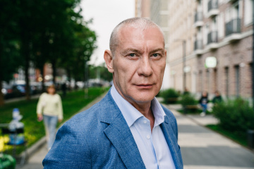Игорь Жижикин сыграет отца главного героя в сериале «Постучись в мою дверь» Игорь Жижикин сыграет отца главного героя в сериале «Постучись в мою дверь»
