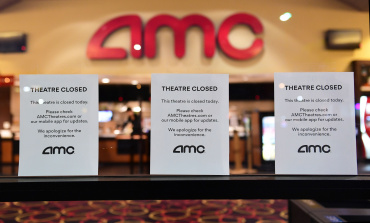 Несмотря на частичное снятие ограничений, американские кинотеатры не спешат возобновлять работу