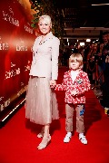 Korol Lev_Moscow premiere_Yana Rudkovskaya s synov_1_новый размер