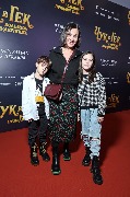 Наталья Каневская с детьми