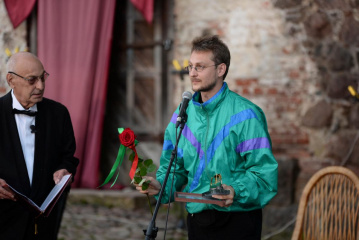 Режиссер «Витьки Чеснока» начал сбор средств на съемки нового фильма Режиссер «Витьки Чеснока» начал сбор средств на съемки нового фильма
