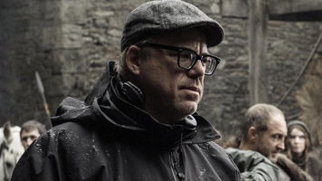 Алекс Грэйвз станет режиссером игрового фильма «Мулан» для студии Sony Алекс Грэйвз станет режиссером игрового фильма «Мулан» для студии Sony
