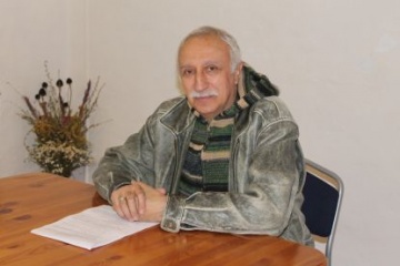 Николай Досталь собирается снимать в Кириллове «Монаха и беса» Николай Досталь собирается снимать в Кириллове «Монаха и беса»