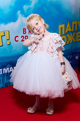 13/18  - Премьера фильма ПАПА МОЖЕТ!
