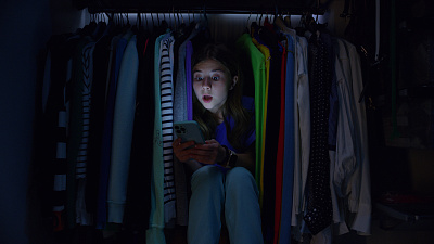 5/5  - Кадры из фильма: НЕ ОДНА ДОМА